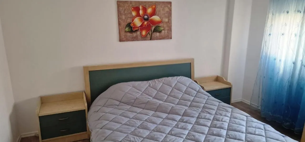 Osho Apartment Tiran