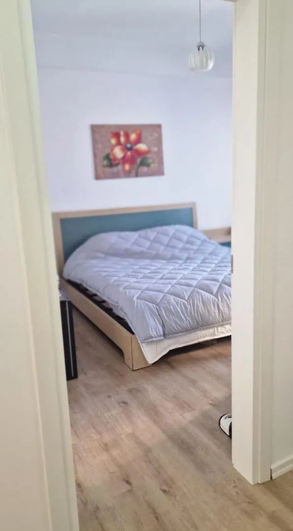 Osho Apartment Tiran